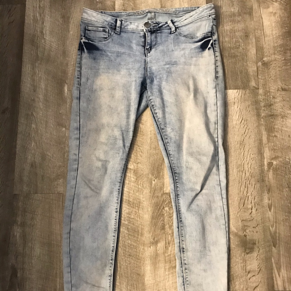 Women’s medium rise jeans